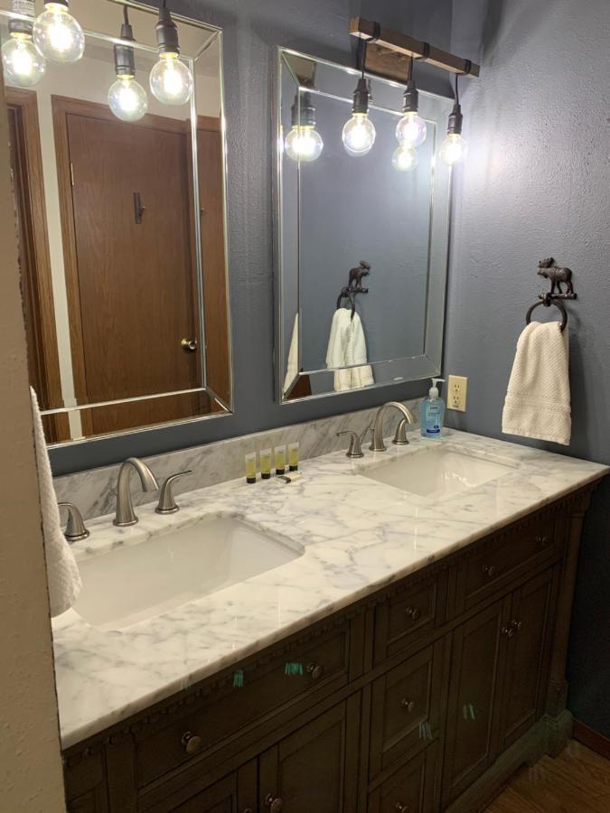 Beaver Village Apartment 프레이저 외부 사진